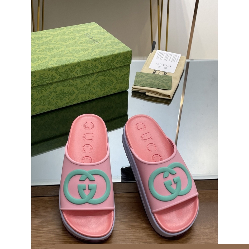 G*u*i slippers